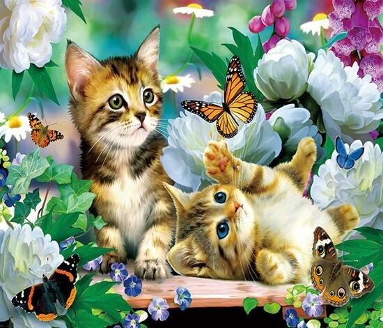 Алмазная мозаика 30x40 Котята играют с бабочками в летних цветах