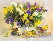 Без бренда «Букет из мимозы и колокольчиков в вазе» в Санкт-Петербурге