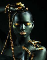 Без бренда «Девушка в черно-золотом макияже» в Санкт-Петербурге в интернет-магазине в Санкт-Петербурге Без бренда «Девушка в черно-золотом макияже» в Санкт-Петербурге